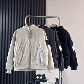 Giacca bombardiere a cappuccio caldo Stone Island con colletto in pelliccia-5188  