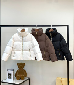 Prada nuova giacca da giù con zip-up minimalista con colletto stand-up  