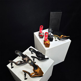 Yves Saint Laurent (YSL) sandali a tacco alto a punta aperta-5741  