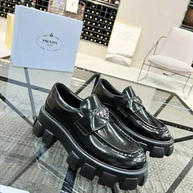 Scarpe in pelle Prada (2 stile)